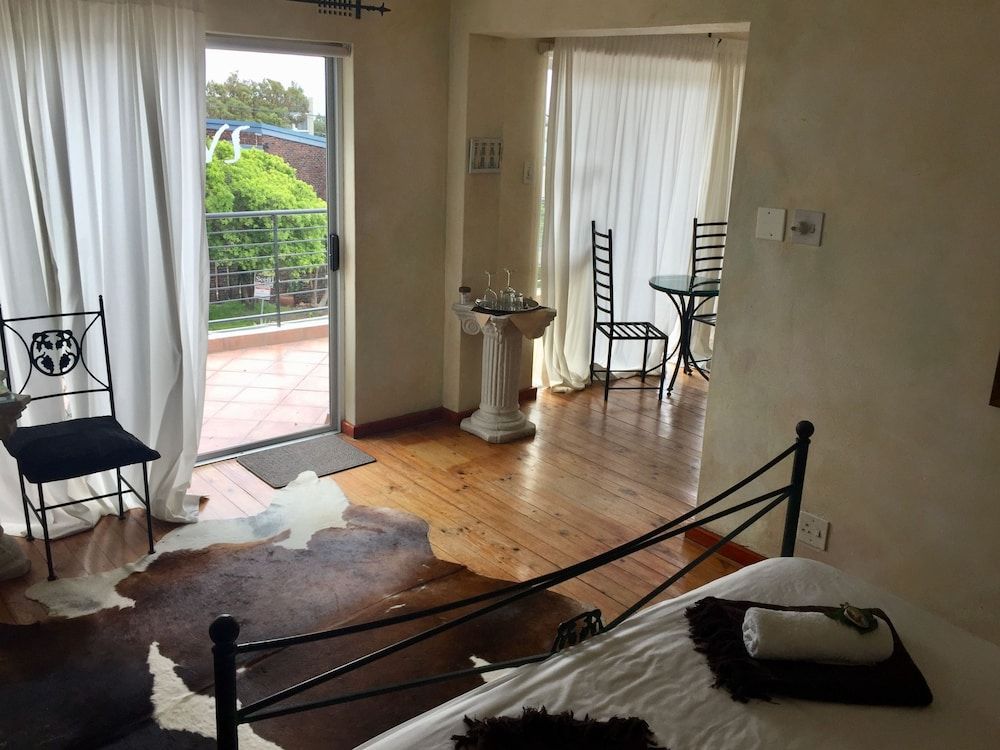 undefined Villa Surprise 3