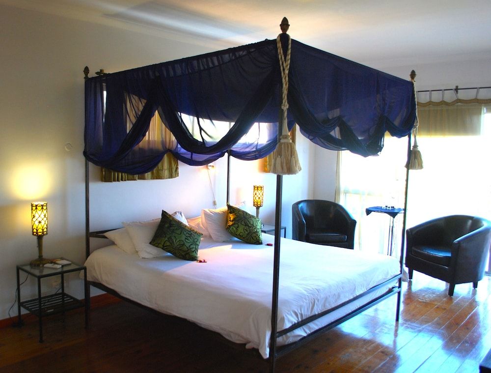 undefined Villa Surprise 2