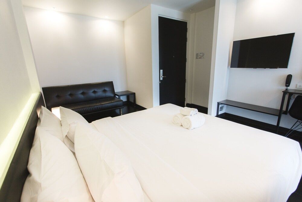 undefined iSilver Hotel 6