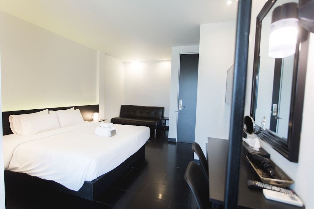 undefined iSilver Hotel 8