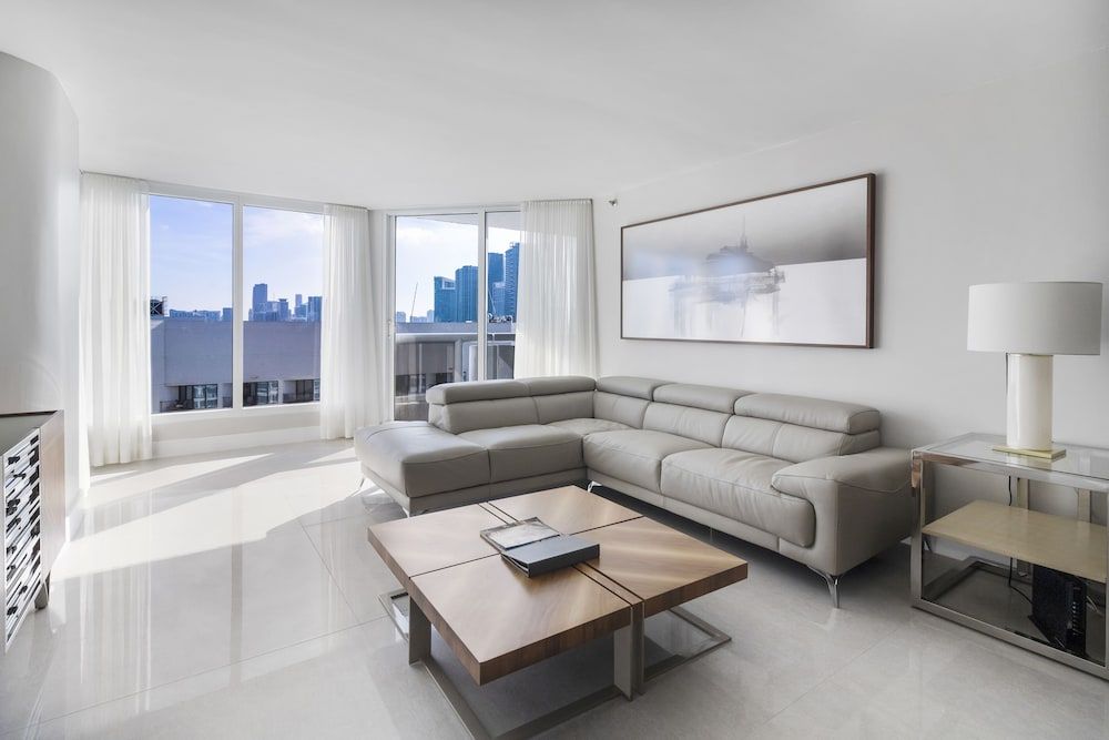 Edgewater Hideaway Minutes to Brickell Deluxe Apartment (3 Bedrooms) 11