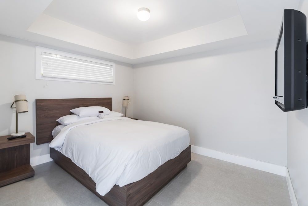 Edgewater Hideaway Minutes to Brickell Deluxe Apartment (3 Bedrooms) 2