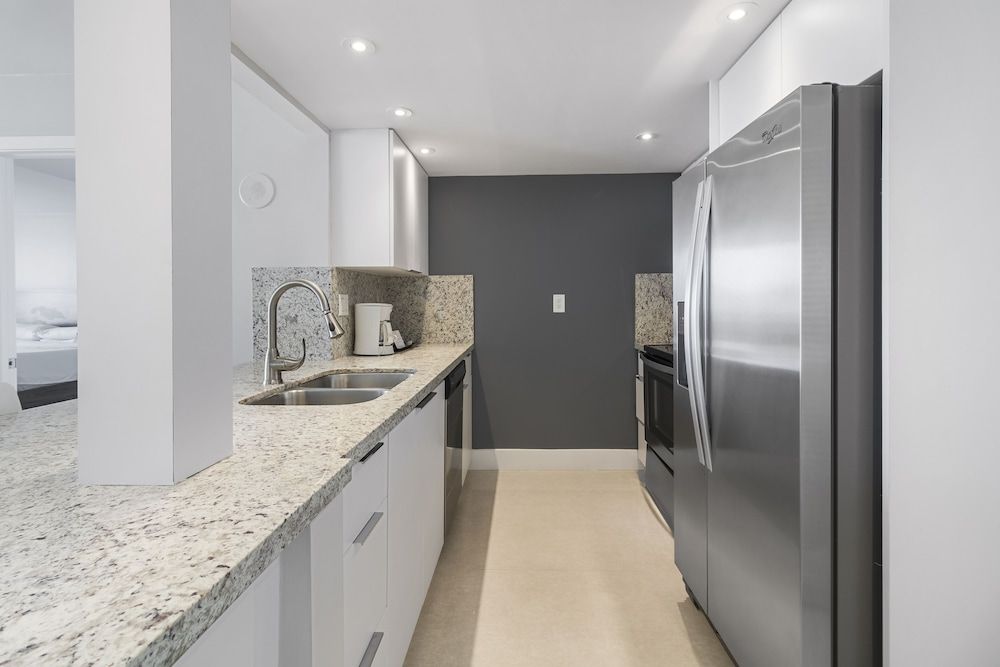 Edgewater Hideaway Minutes to Brickell Deluxe Apartment (3 Bedrooms) 6