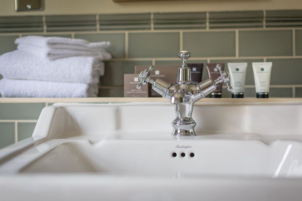 The Running Horses Superior Double Room, Ensuite, Courtyard View 12