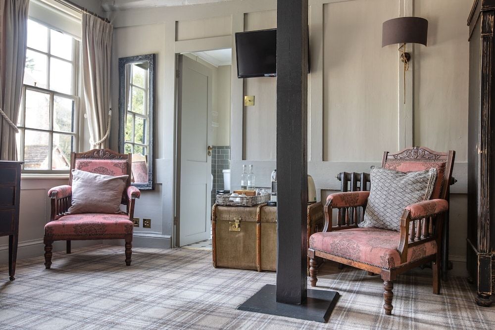 The Running Horses Superior Double Room, Ensuite, Courtyard View 3