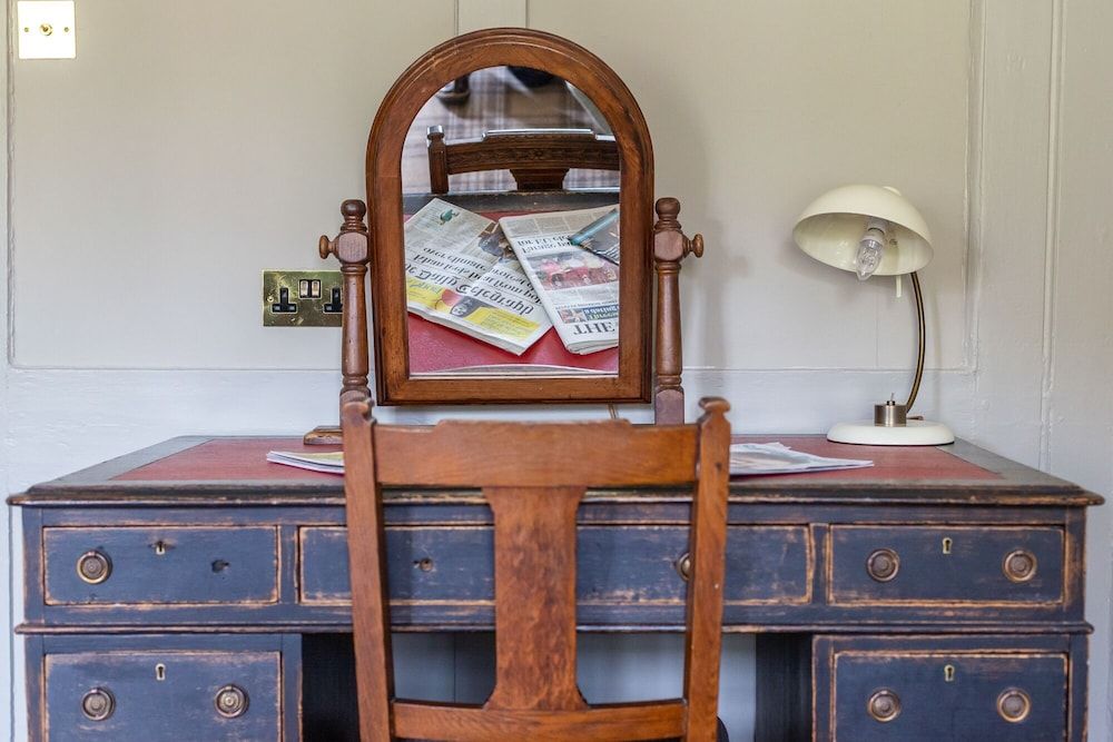 The Running Horses Superior Double Room, Ensuite, Courtyard View 5