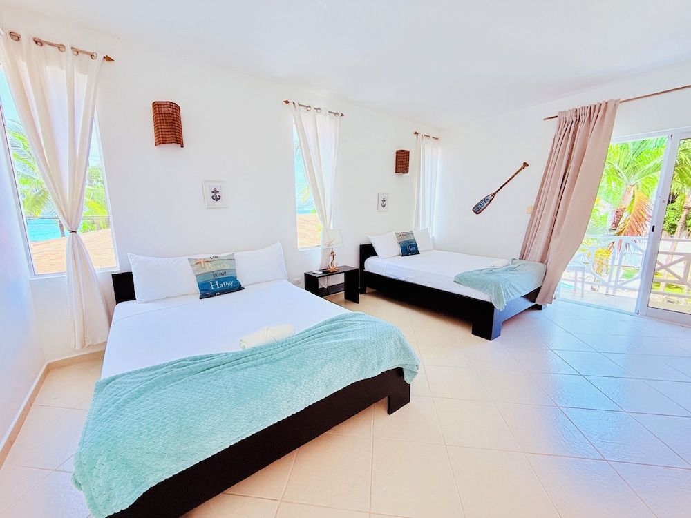 Solaz Boutique Hotel Signature Quadruple Room 13