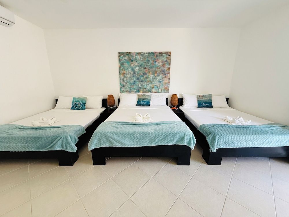 Solaz Boutique Hotel Standard Quadruple Room 12