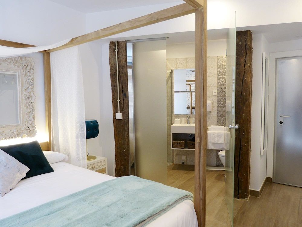 Superior Double Room (Alhondiga)