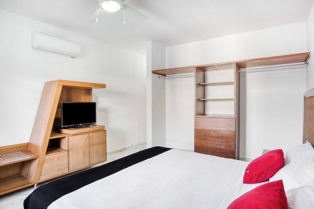 undefined Capital O Hotel Yukon 10