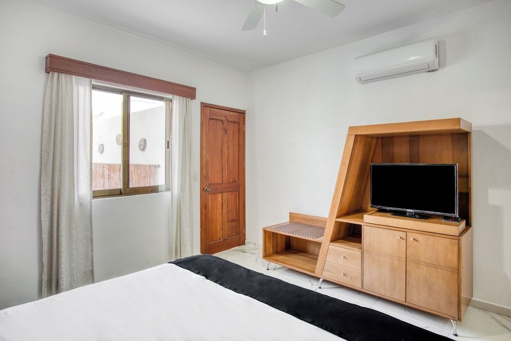 undefined Capital O Hotel Yukon 8