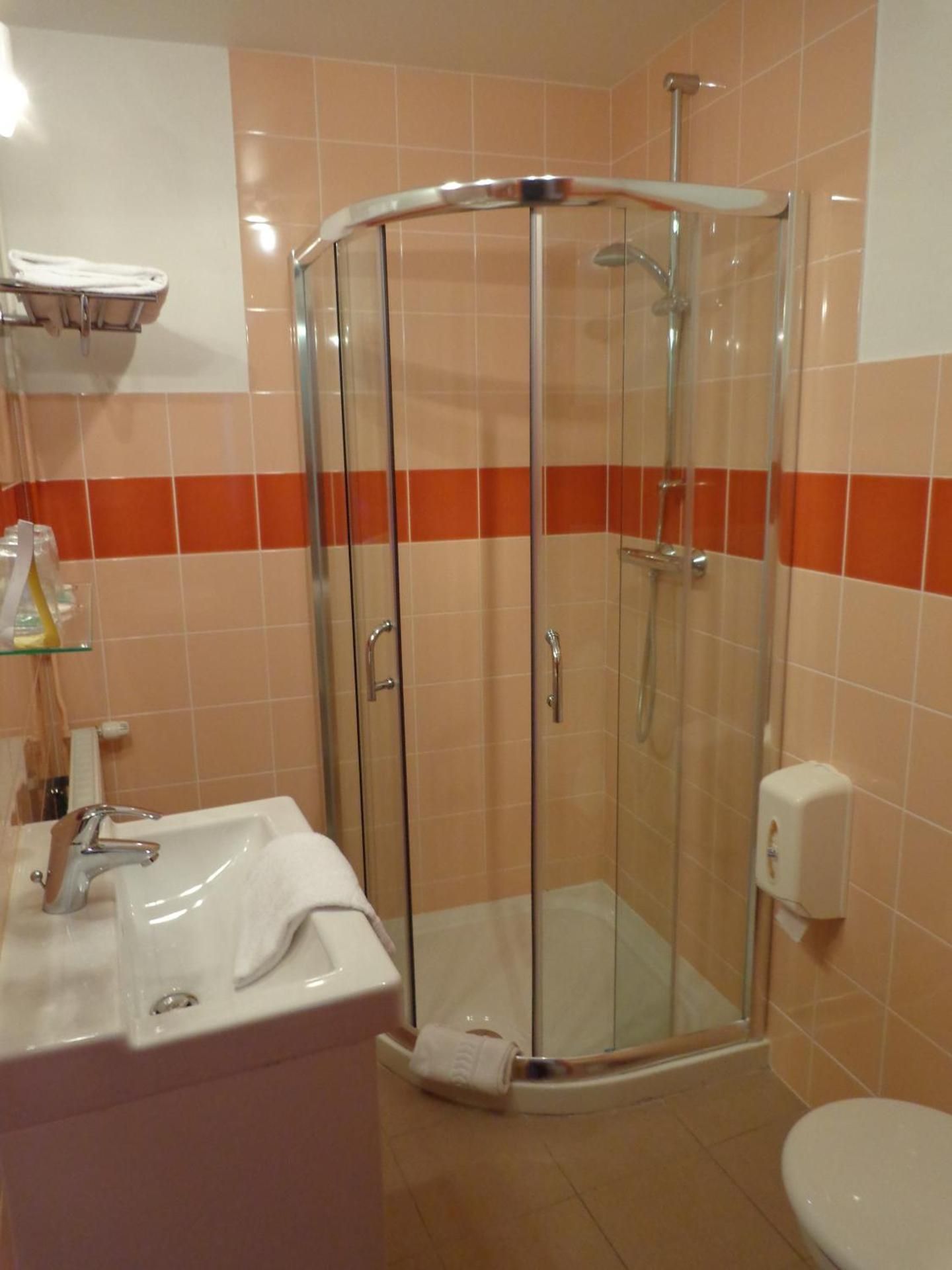 Cit'Hotel du Tigre Twin Room - 2 Adults maximum 2