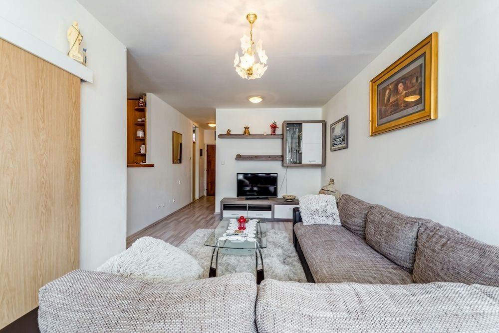 undefined Apartment Tara 9