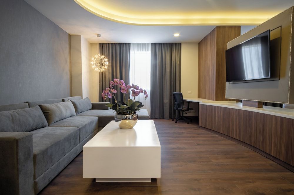 Sheraton Guadalajara Expo Junior Room, 1 King Bed, Non Smoking, City View 8