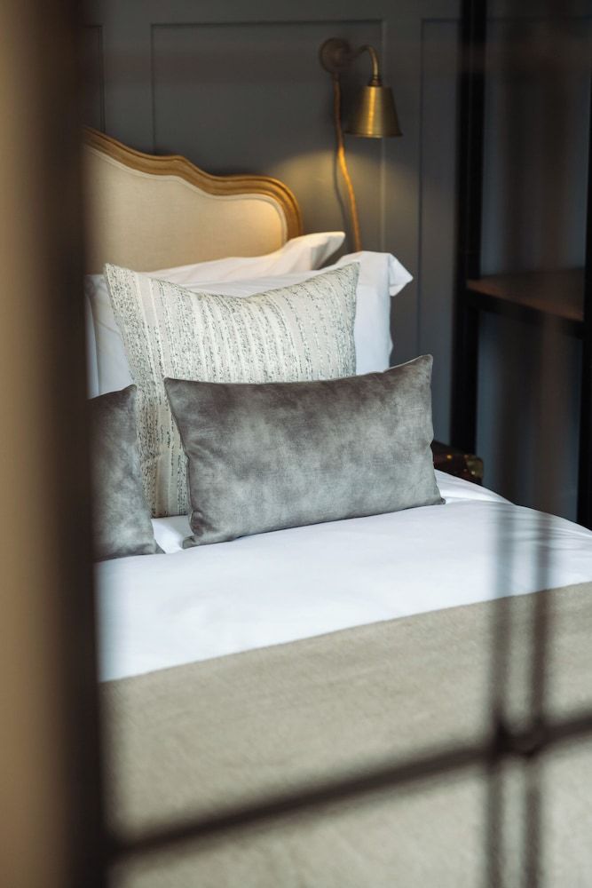 Regency House Junior Double Room