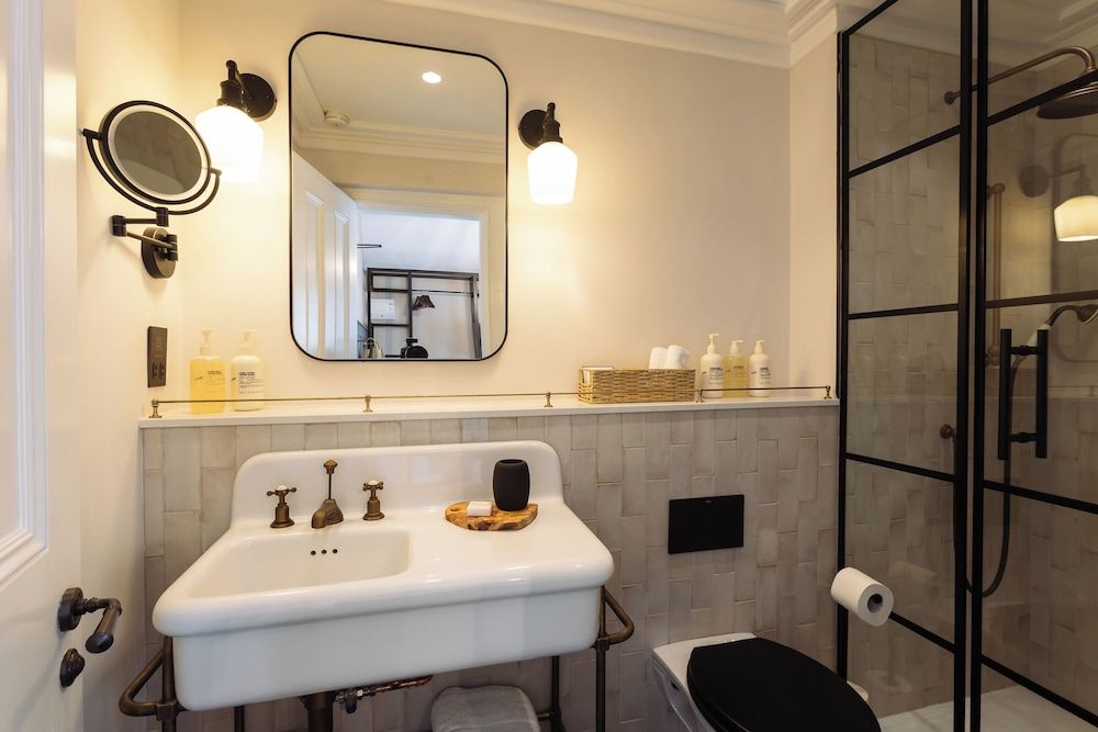 Regency House Junior Double Room 3