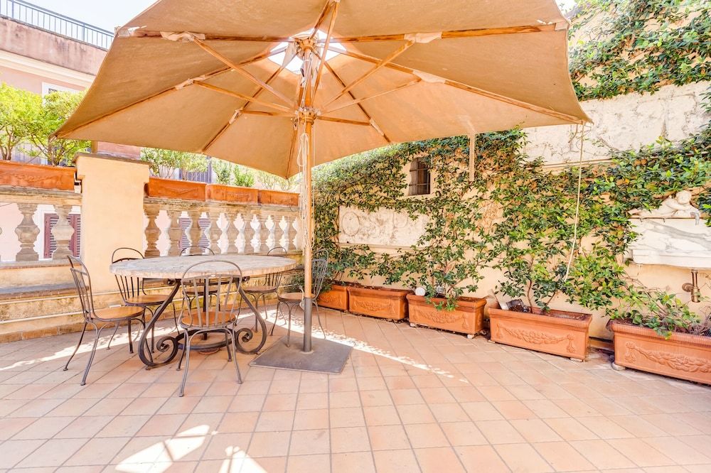 Colosseum Terrace Apartment Apartment, 3 Bedrooms 33