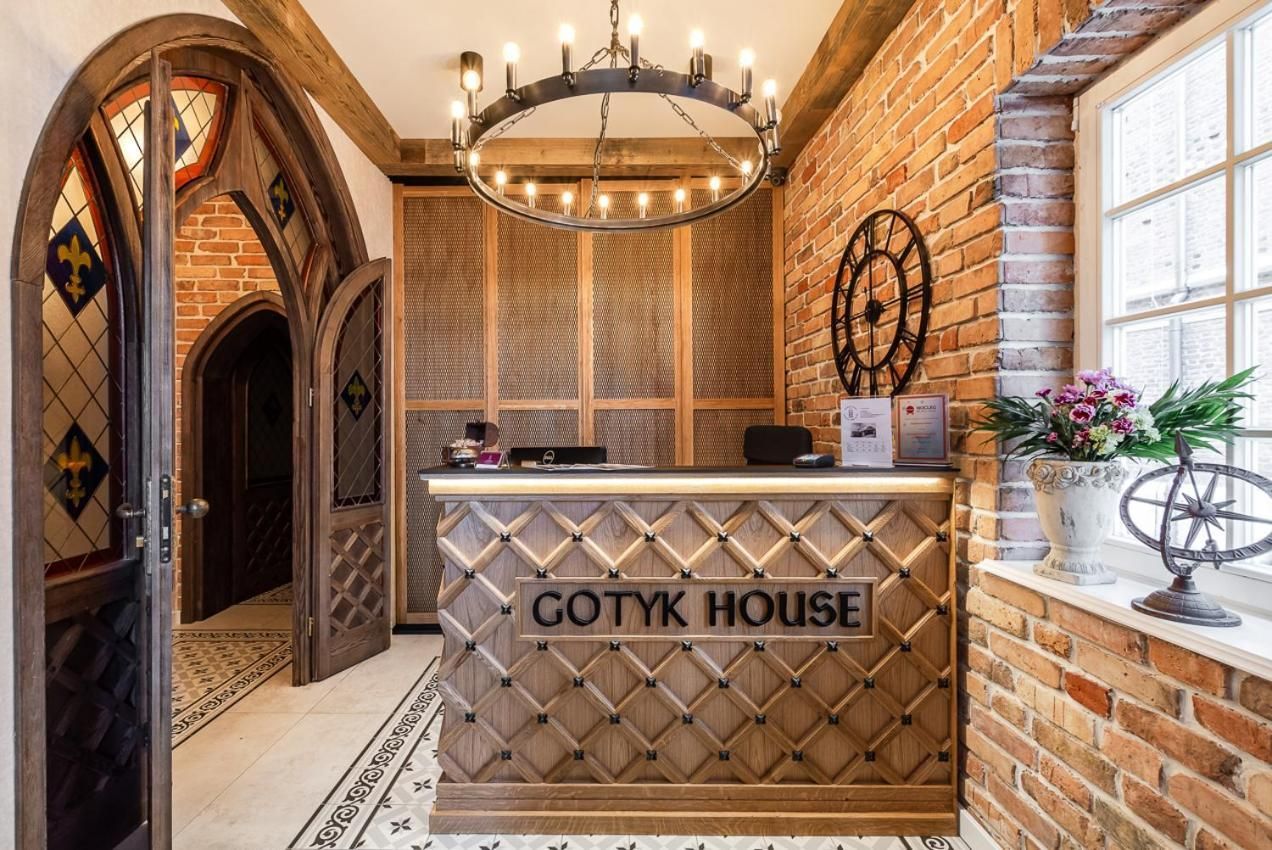 undefined Gotyk House 10