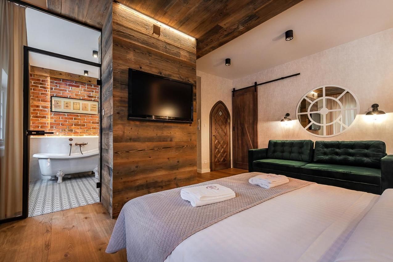 undefined Gotyk House 6