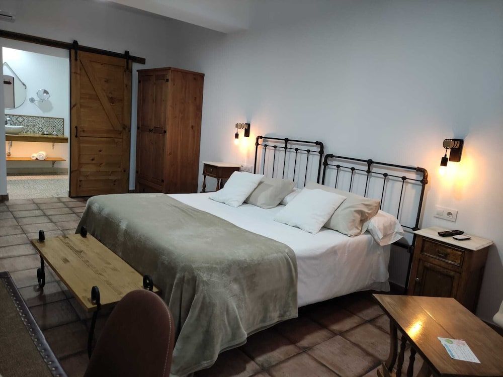 Double Room, 1 King Bed