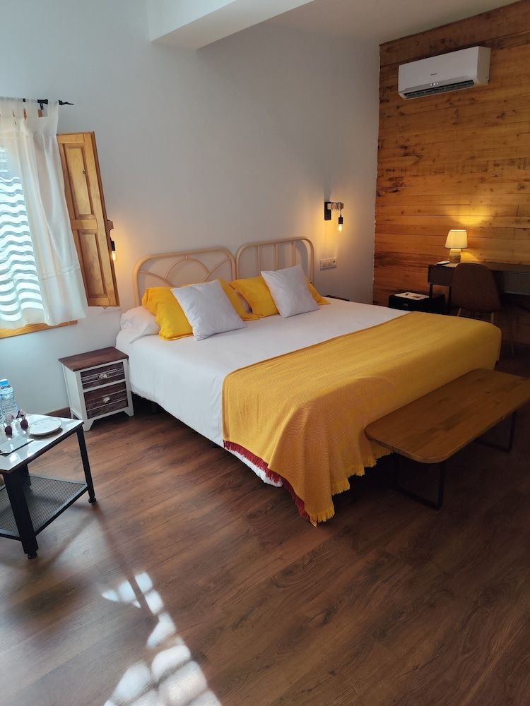 Casa Rural el Rincón de Monfragüe Double Room, 1 King Bed, Garden View 2