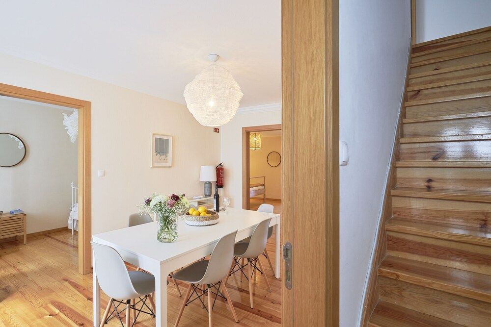 Renovated and Spacious Duplex Apartment With Patio, By TimeCooler Apartment, 3 Bedrooms, Patio 25