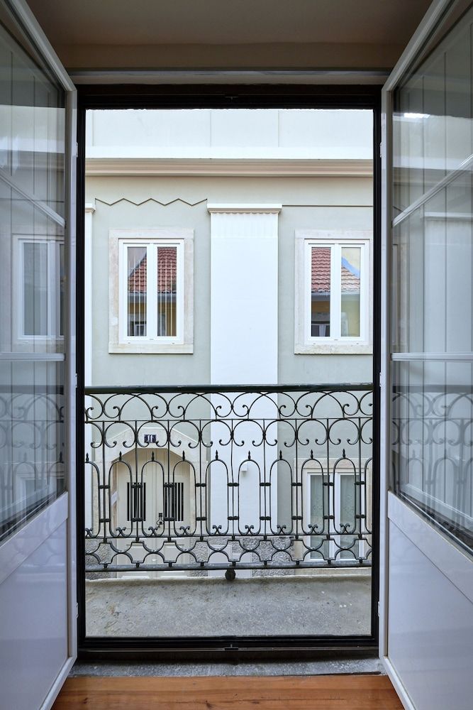 Renovated and Spacious Duplex Apartment With Patio, By TimeCooler Apartment, 3 Bedrooms, Patio 42