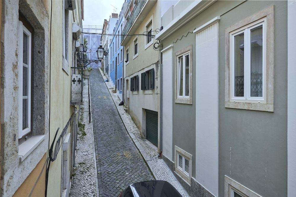 Renovated and Spacious Duplex Apartment With Patio, By TimeCooler Apartment, 3 Bedrooms, Patio 41