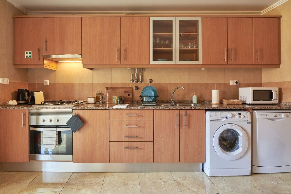 Renovated and Spacious Duplex Apartment With Patio, By TimeCooler Apartment, 3 Bedrooms, Patio 15