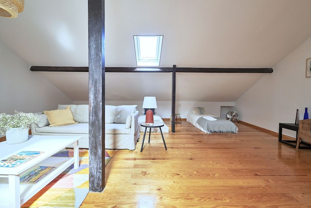 Renovated and Spacious Duplex Apartment With Patio, By TimeCooler Apartment, 3 Bedrooms, Patio 34