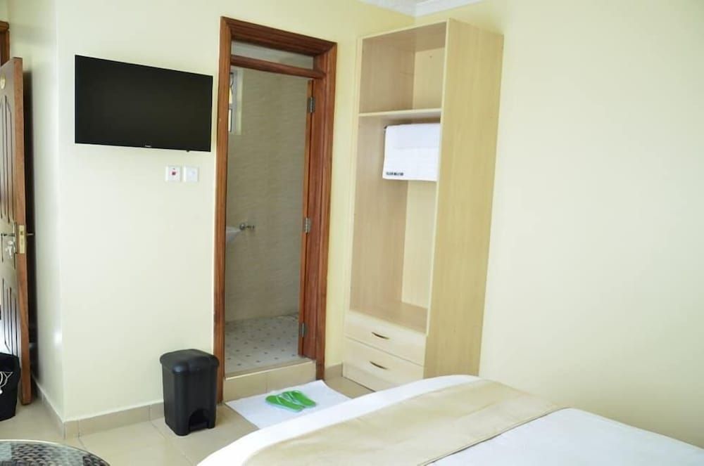 Delfirm Hotel Standard Room 3