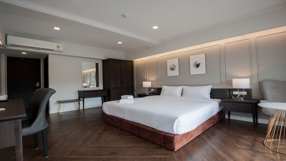 undefined B2 Riverside Premier Hotel 4