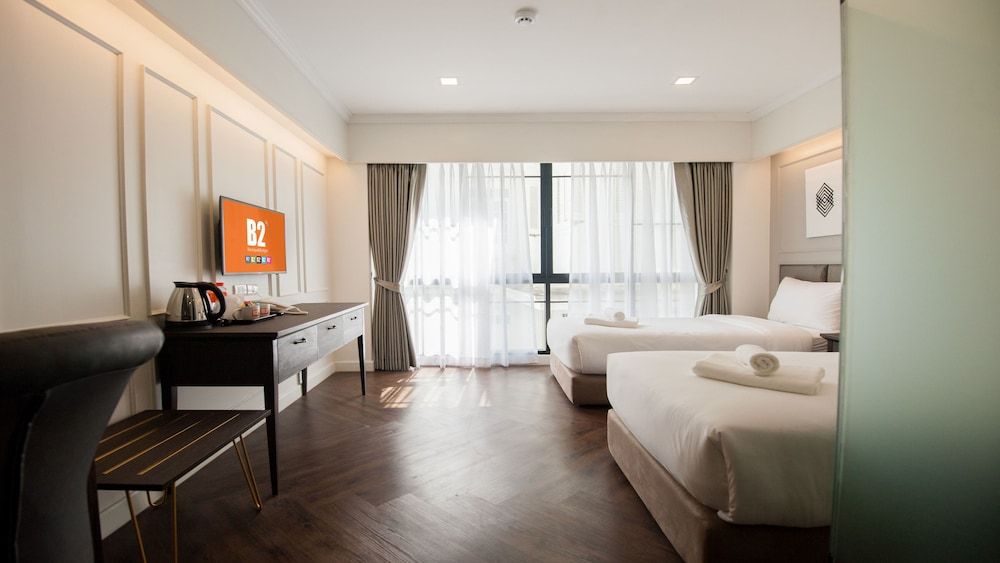 B2 Riverside Premier Hotel Luxury Room 3