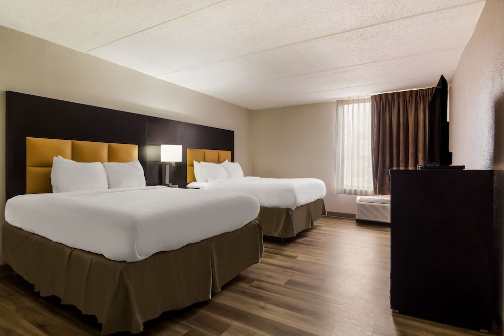 Clarion Pointe Lake Jackson - Clute Suite, Multiple Beds, Non Smoking