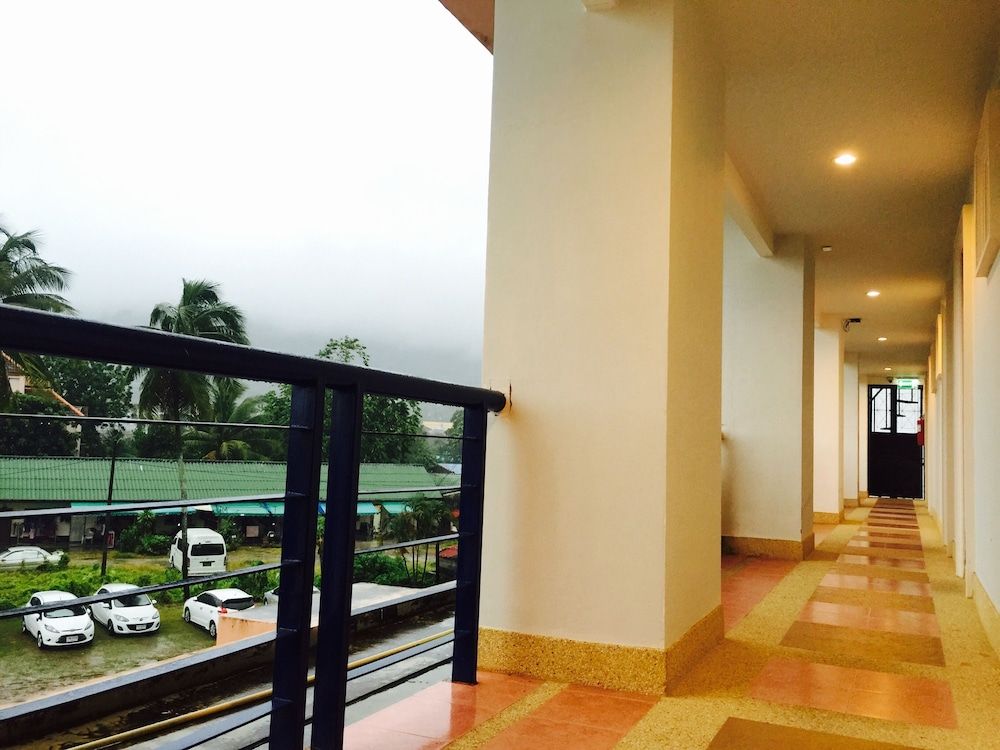 undefined Blue Ocean Studio 4