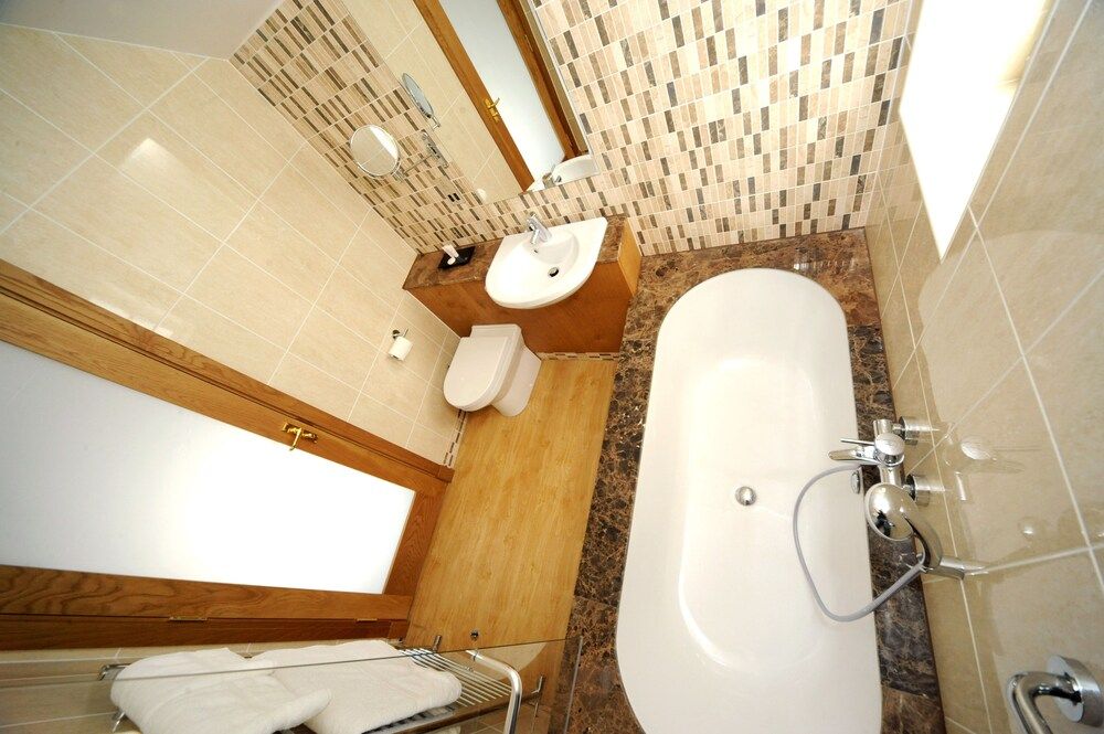 The Star Inn 1744 Double Room, Ensuite 2