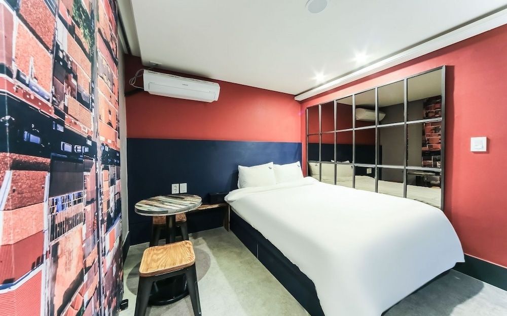 undefined Sol Motel 2