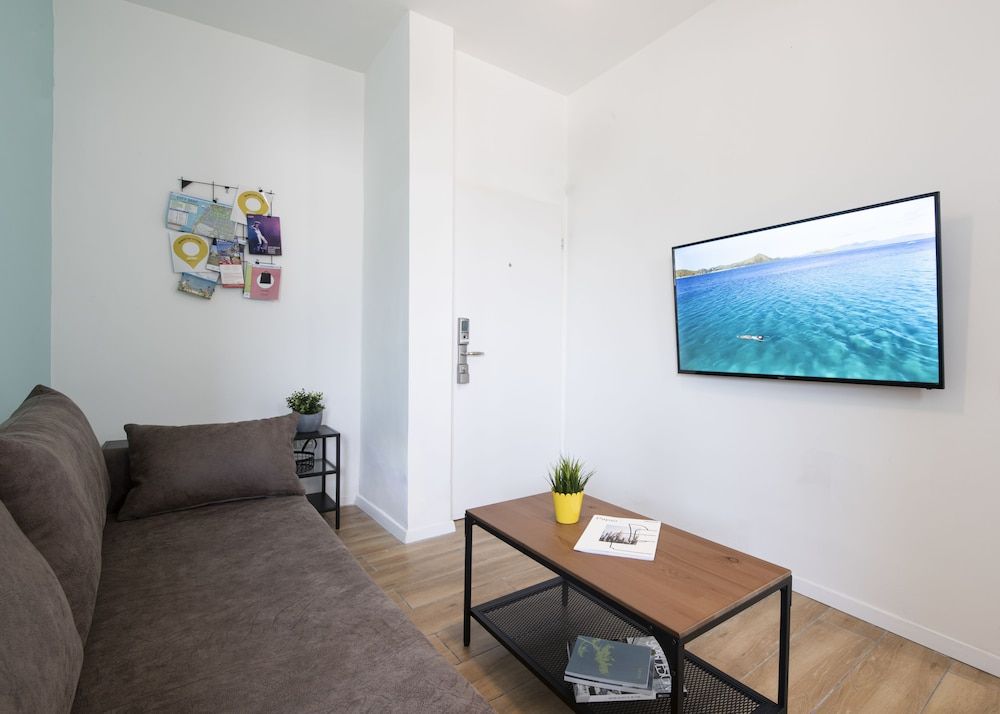 undefined AirTLV HaTikva Market Adorable Apt 6