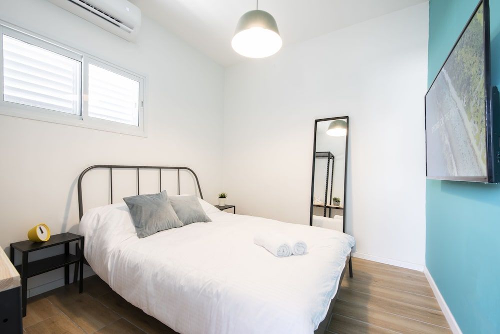 undefined AirTLV HaTikva Market Adorable Apt 5