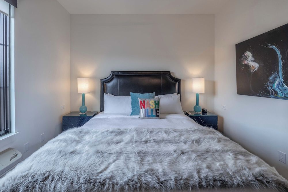 Deluxe Room, 1 King Bed (1 Bedroom)
