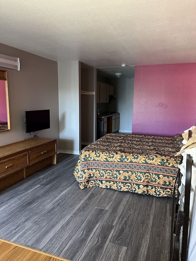 King Sized Room with Kitchenette