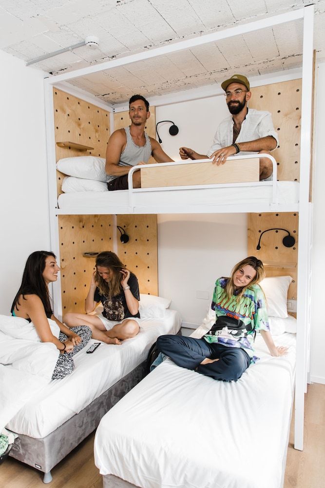 Domus Metro Hotel Classic Triple Room, Multiple Beds, Private Bathroom 2