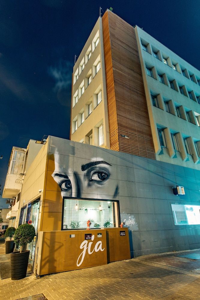 undefined Domus Metro Hotel 5