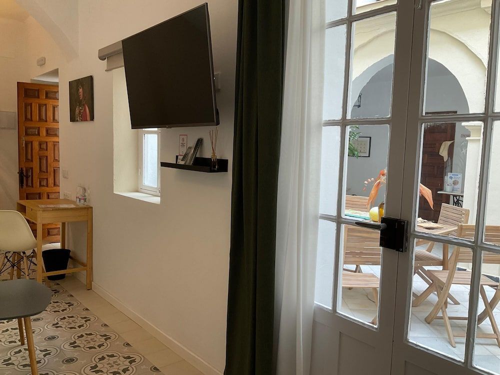 Casa de las Especias Standard Twin Room, Ensuite, Courtyard View (Vainilla) 6