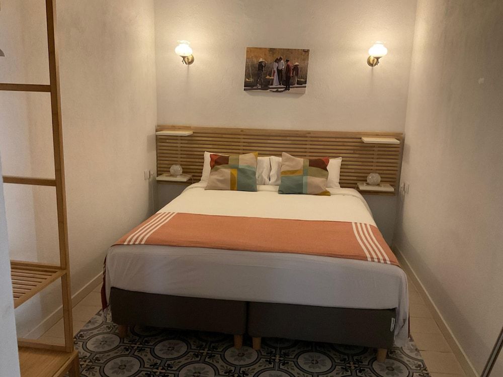 Deluxe Double Room, Ensuite, Courtyard View (Azafran)