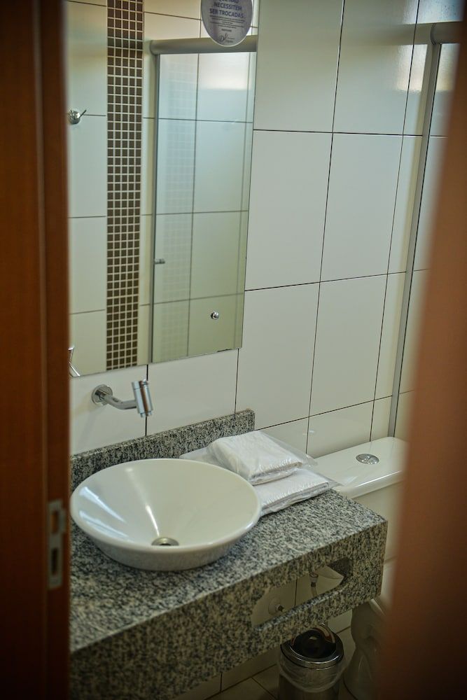 Hotel D'Napoles Single Room, 2 Bedrooms 4