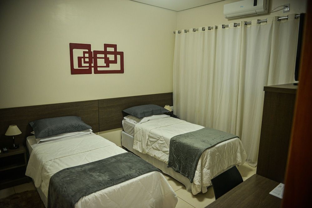 Hotel D'Napoles Twin Room, Multiple Bedrooms 3