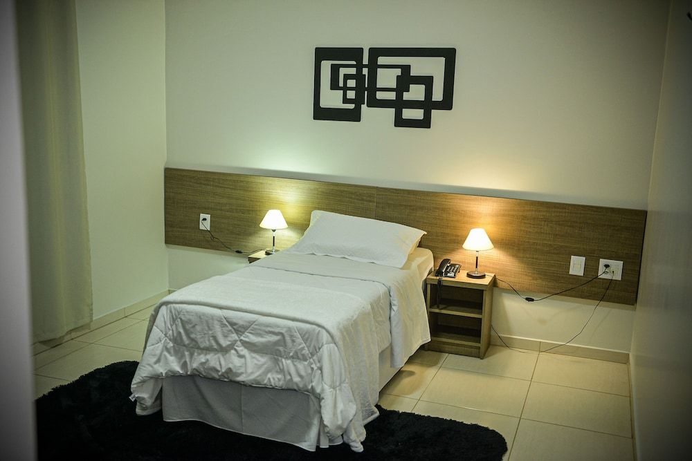 Hotel D'Napoles Single Room, 2 Bedrooms