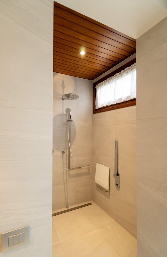 Albergo Sorriso Deluxe Triple Room 5