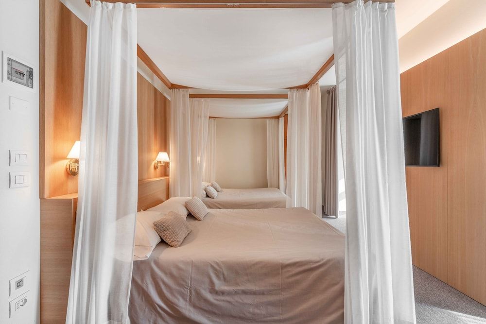 Albergo Sorriso Family Quadruple Room 2